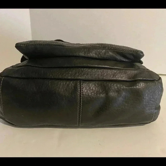 Vince Camuto Black pebbled leather shoulder bag - Picture 3 of 16